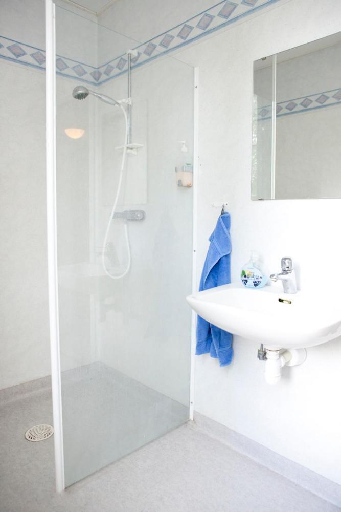 Brukshotellet Roma B&B Romakloster Экстерьер фото