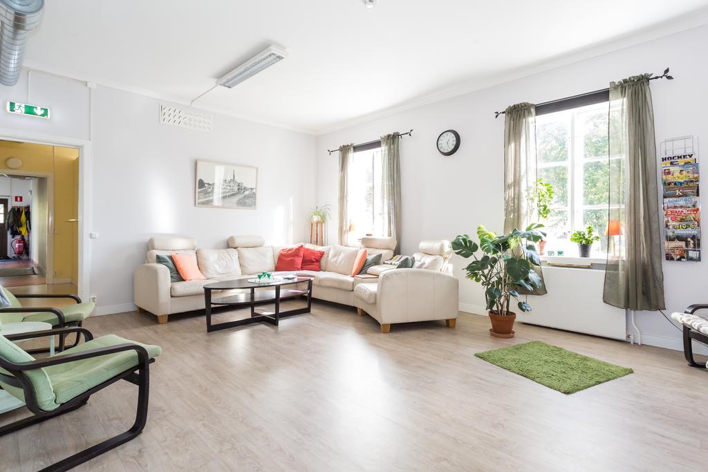 Brukshotellet Roma B&B Romakloster Экстерьер фото